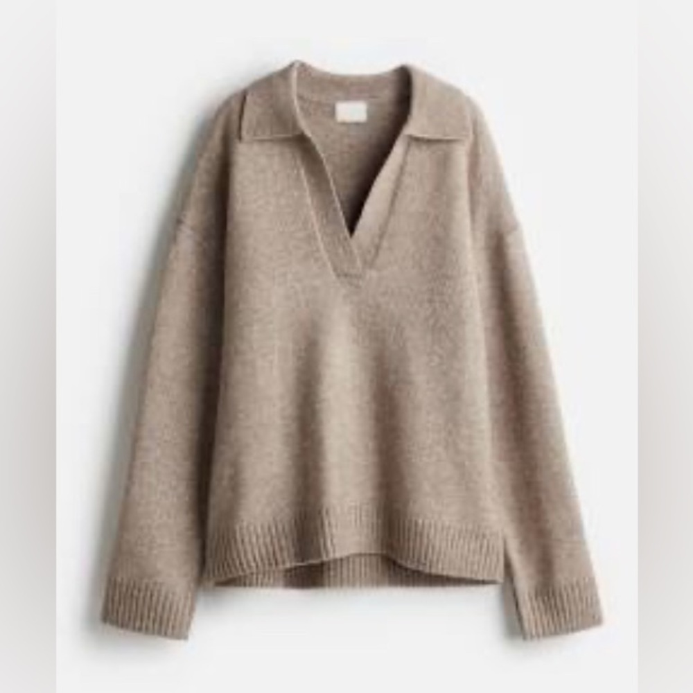 H&M beige collared sweater size L